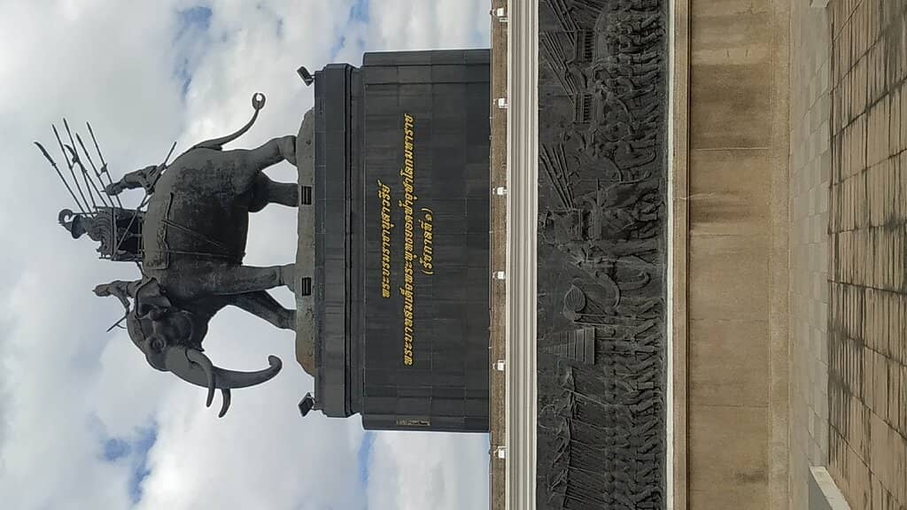 King Ramkhamhaeng Statue