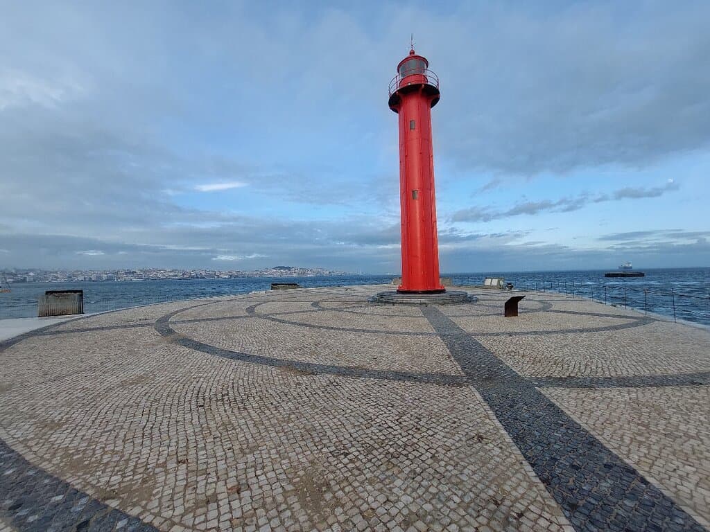 Cacilhas Lighthouse
