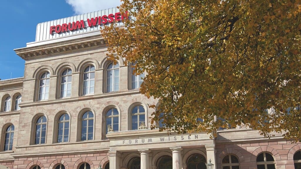 Die historische Fassade des Museums.