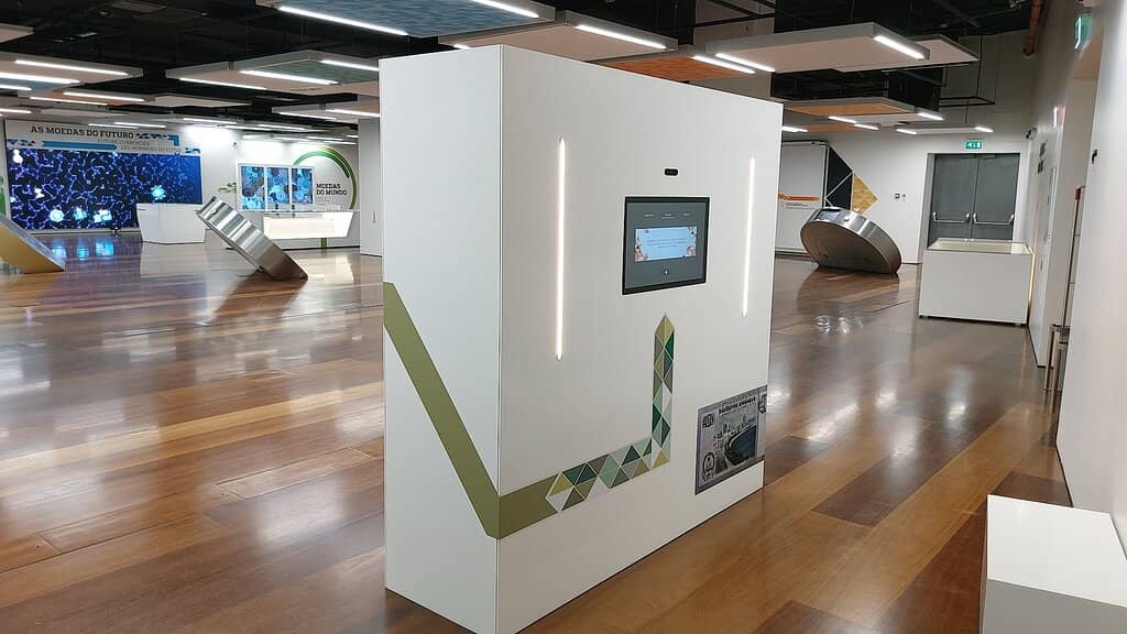 Angolan Currency History