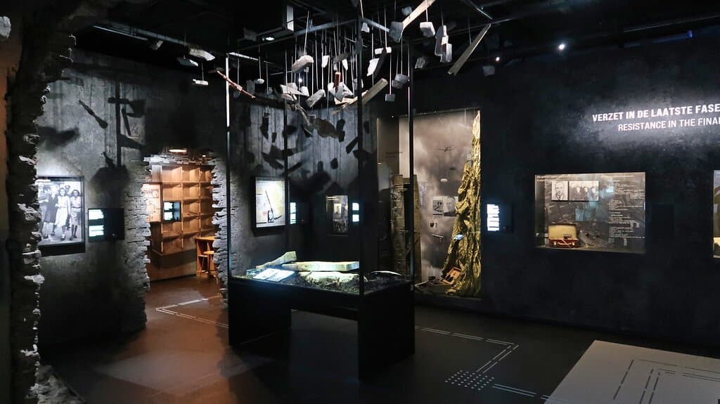 Interieur van het vernieuwde Verzetsmuseum Amsterdam foto 5- Interior of the brand new Dutch Resistance Museum photo 5