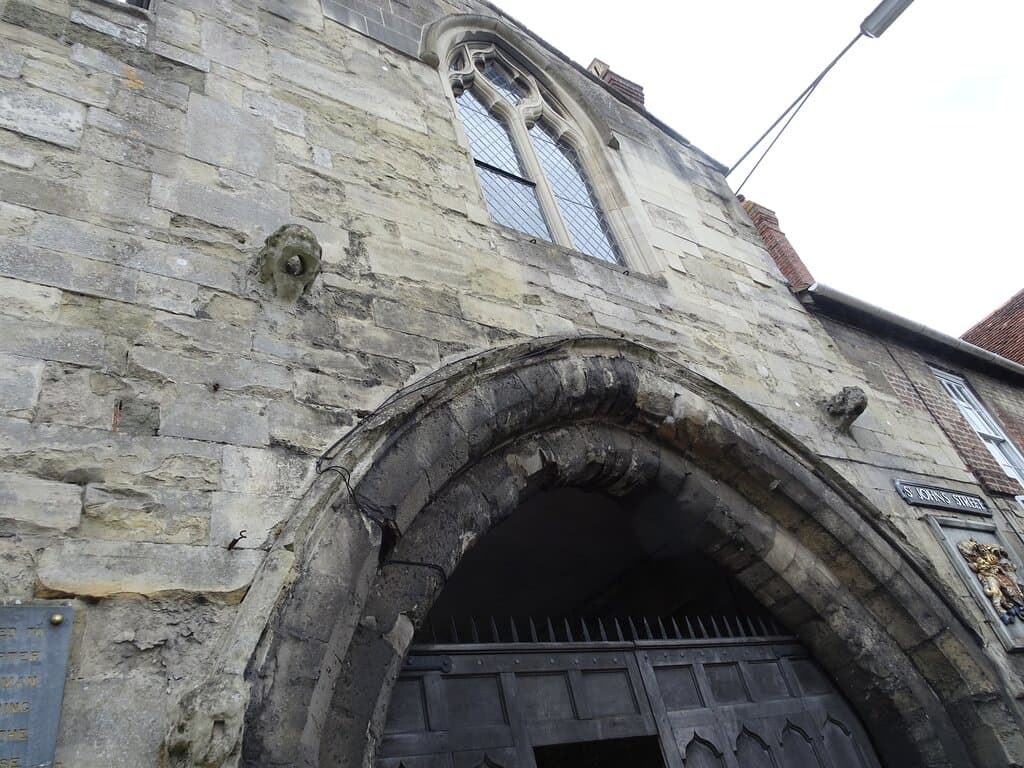The chapel room and room where Handel played