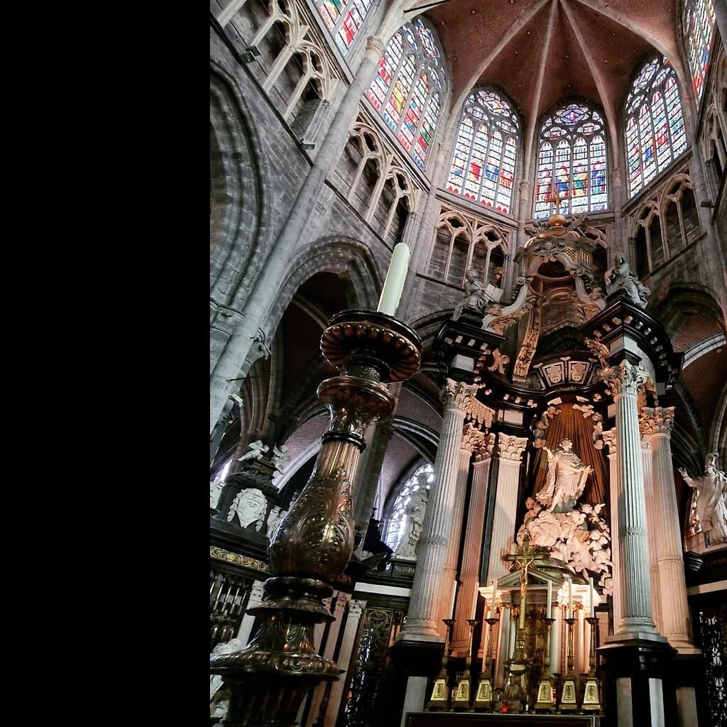 Ajuinlei Quay & Book Market