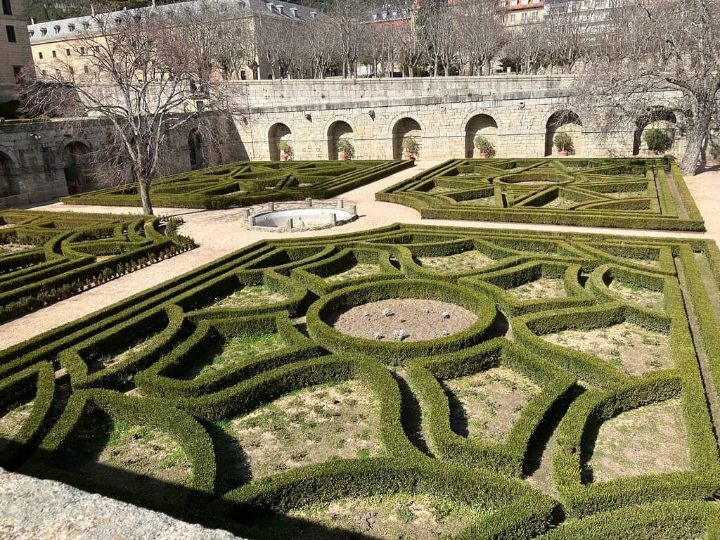 Panoramic Basilica Views