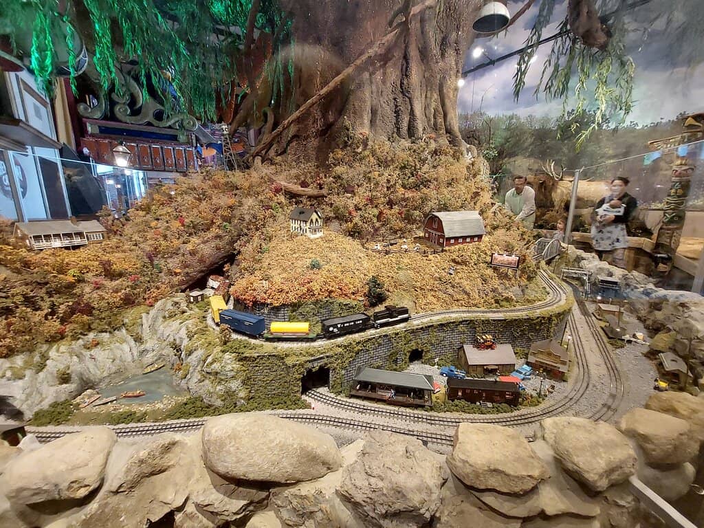 Patriotic and Quirky Exhibits