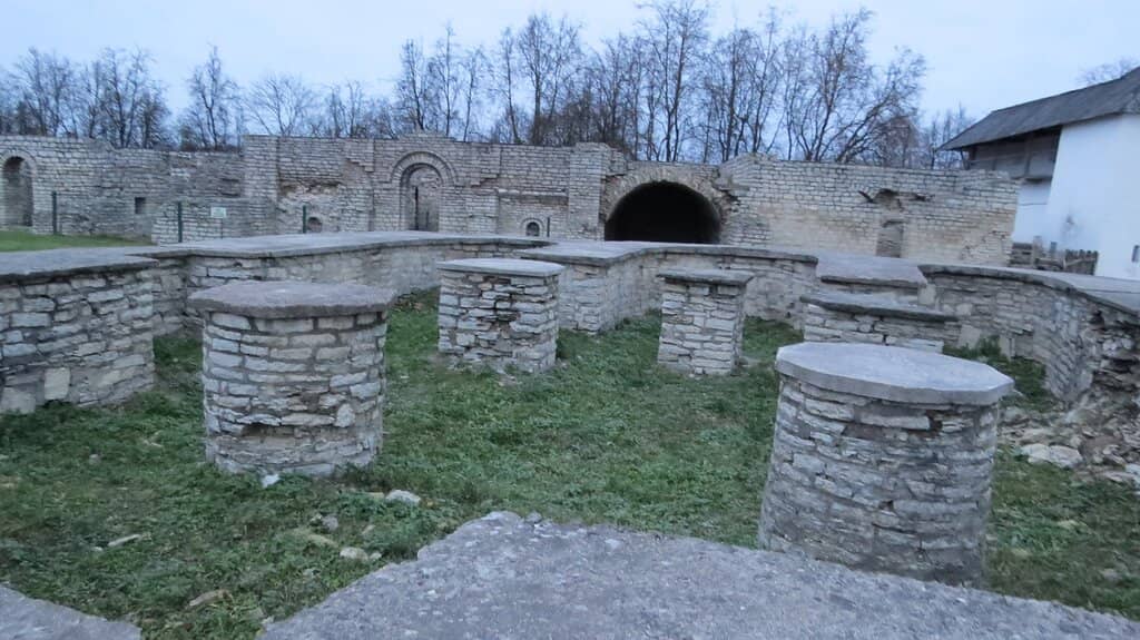 Dovmontova Tower