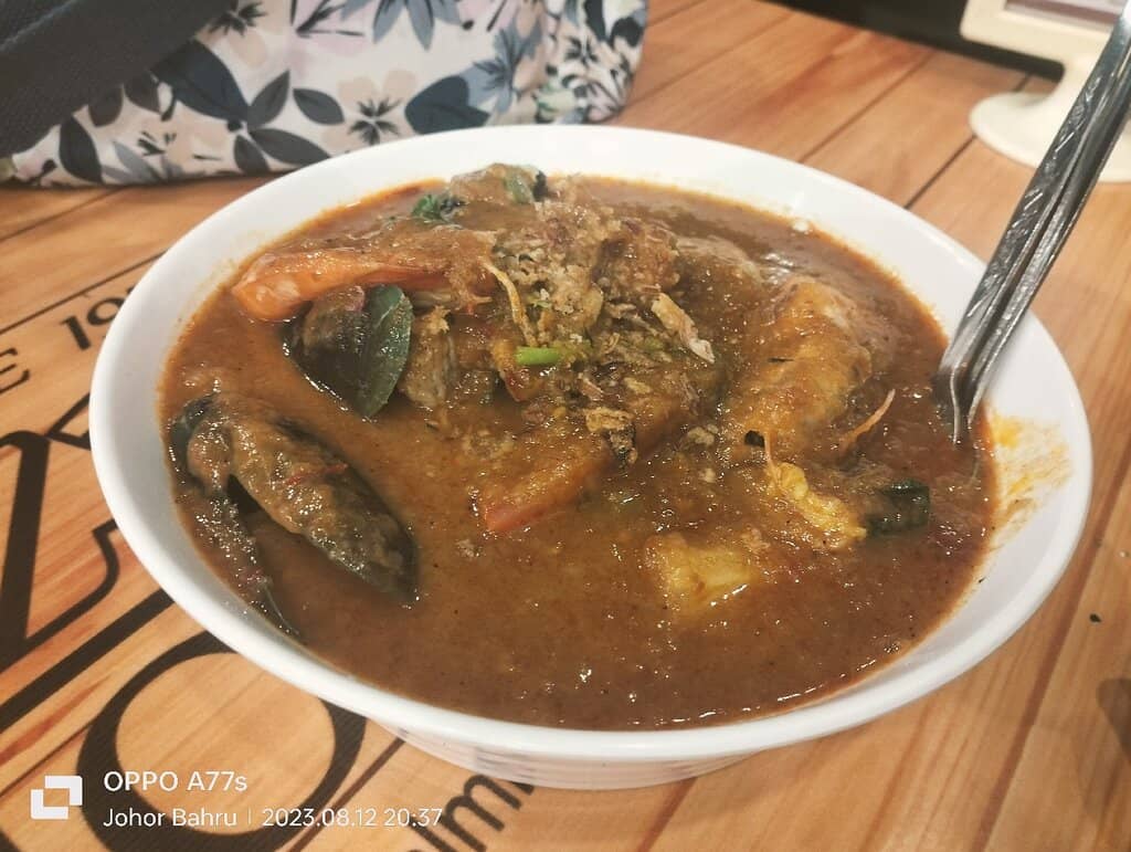 Unique Nasi Ayam Sambal Presentation