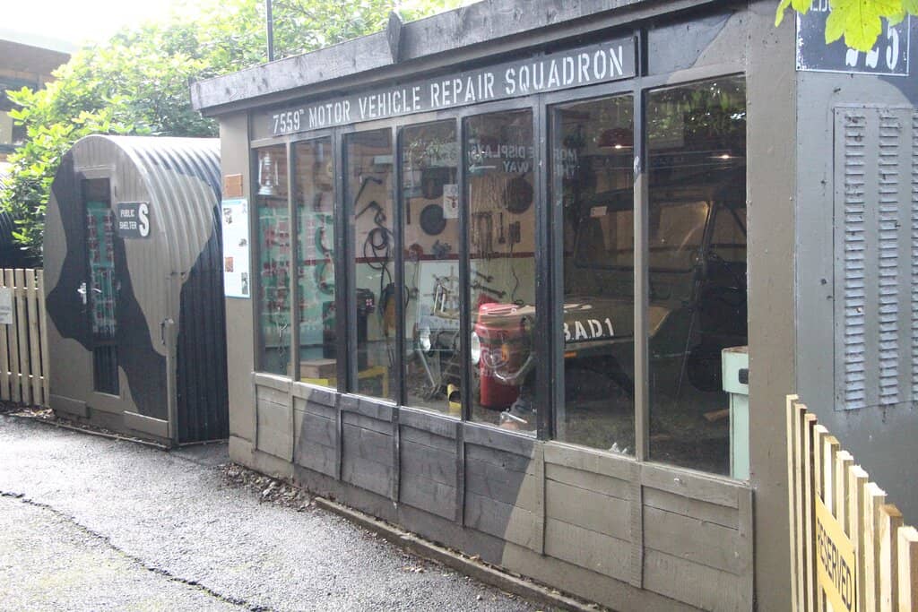 Outdoor Aircraft Displays