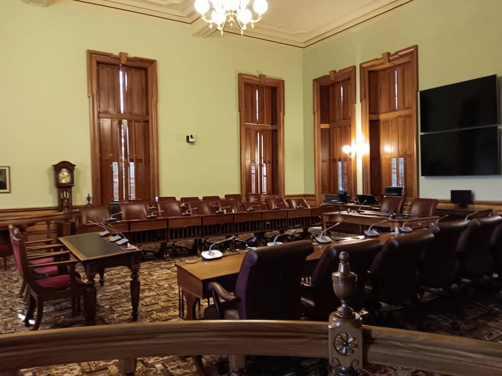 Evening Illumination & Fountain Show