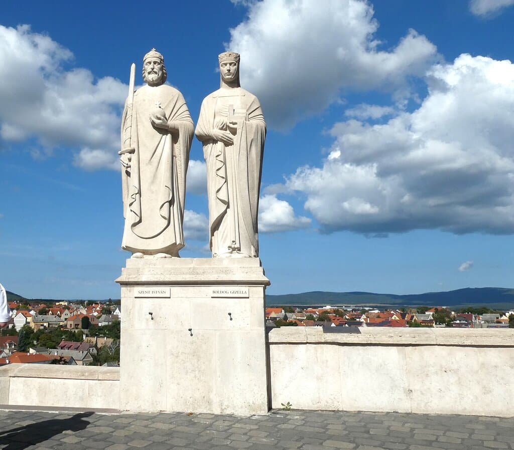 Statue of Szent István and Gizella i Veszprém