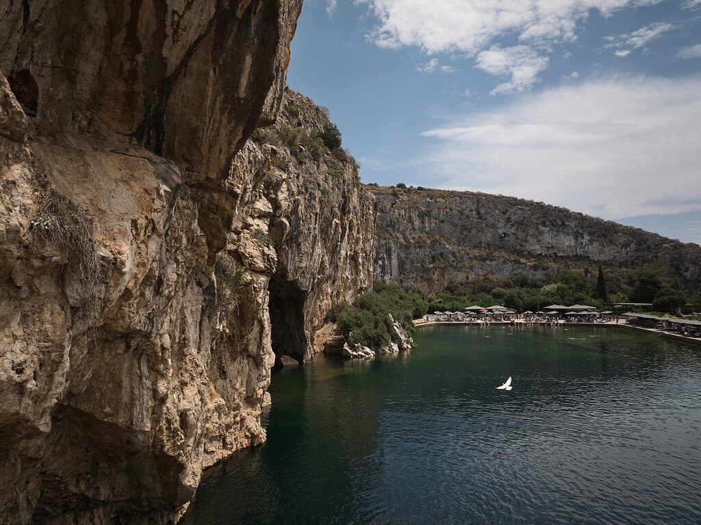 Year-round swimming oasis and versatile events venue in one stunning location. Dive into unforgettable experiences at Lake Vouliagmeni!