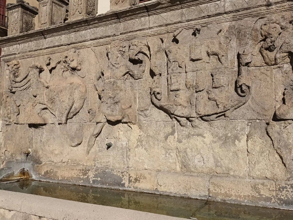 Pilar de los Álamos Fountain