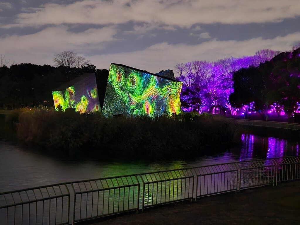 Explore the TeamLab Botanical Gardens Osaka
