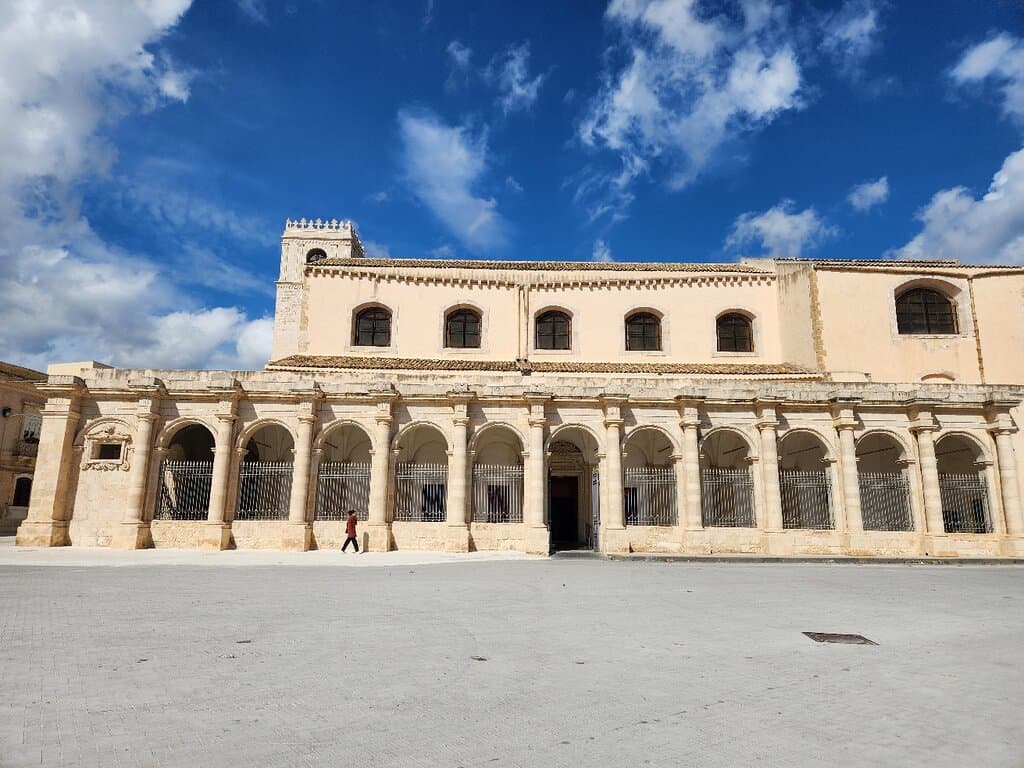 Bible referenced church. In February, there was no wait & no other people. The Carivaggio painting over the altar is the highlight. Put coins in the box to get lighting on the painting. (Worth it). The rosette window opposite the church, at certain times of the day, casts a floral light on the painting, signifying the Holy Spirit. Wow. There was a very kind docent there to assist with questions, but have google translate ready, since only Italian is spoken. Closed mid-day.