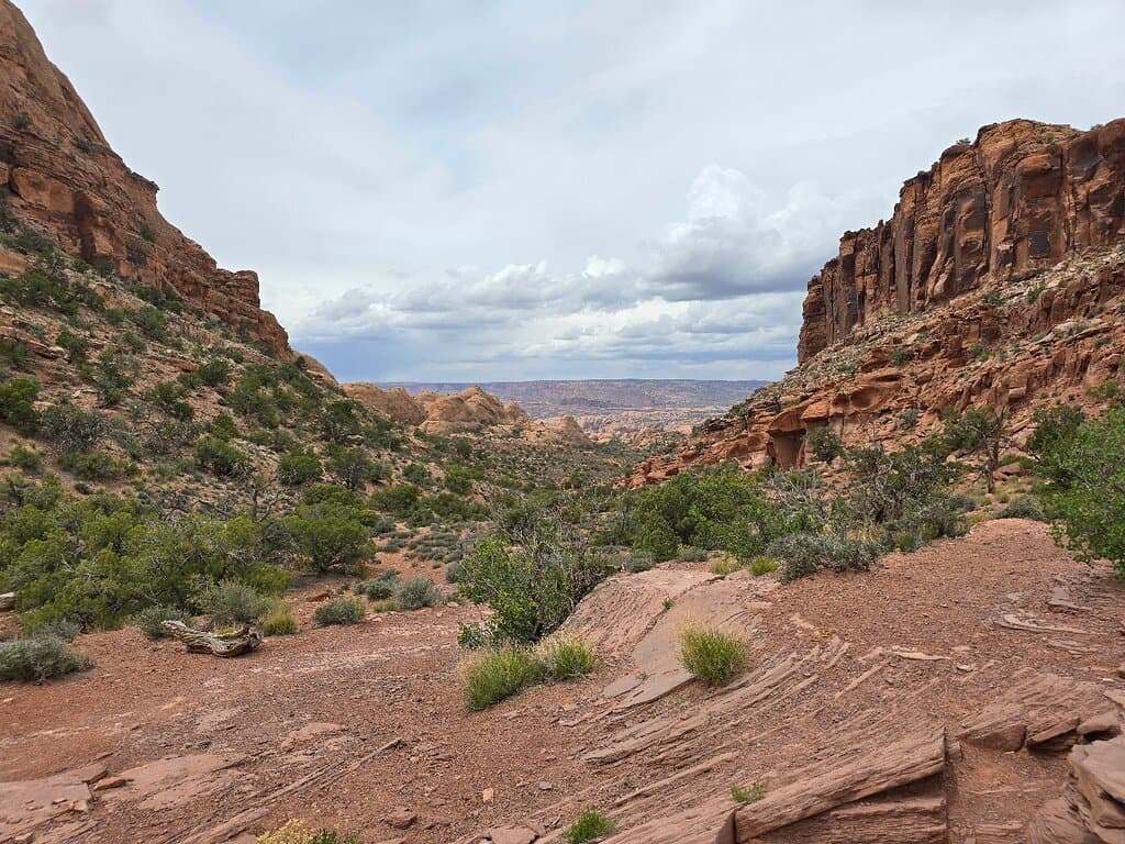 Difficult, but amazing (and free) hike! It took us a little over 4 hours to complete, but seeing the Petroglyphs and gorgeous scenery was absolutely worth it! 10/10 must do if you like hiking!