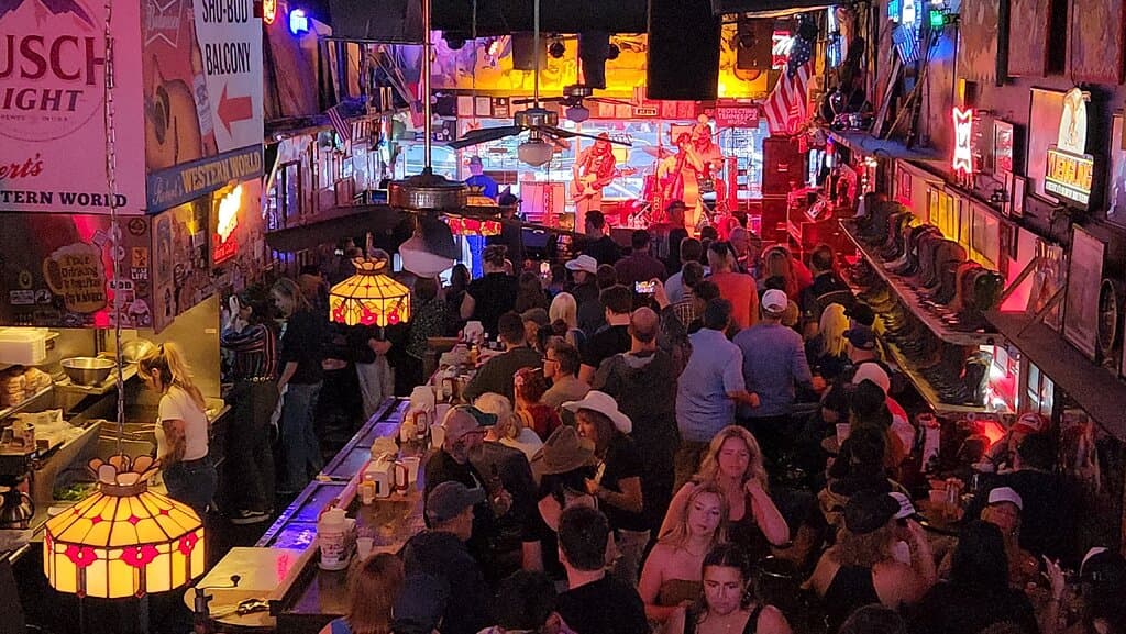 Robert's Western World