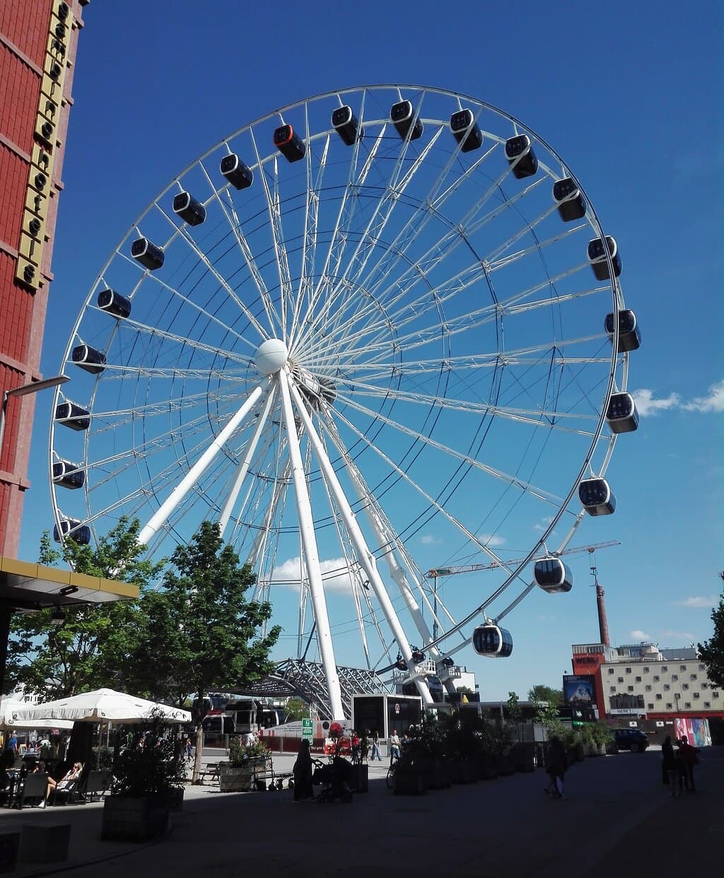 in 80m Höhe im Riesenrad hat man noch mehr Sicht auf die Stadt