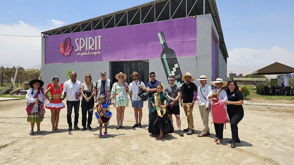 Desde Tacna para el mundo. Somos la única Bodega que brinda una experiencia vivencial para los turistas.