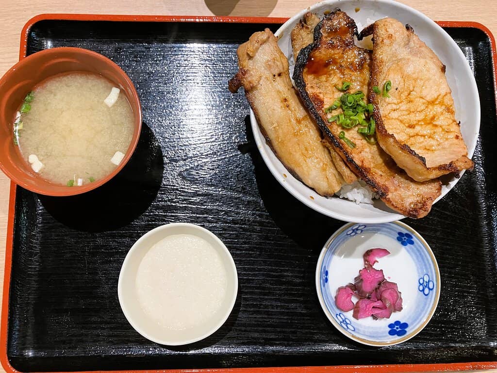 On-site Restaurant & Food Court