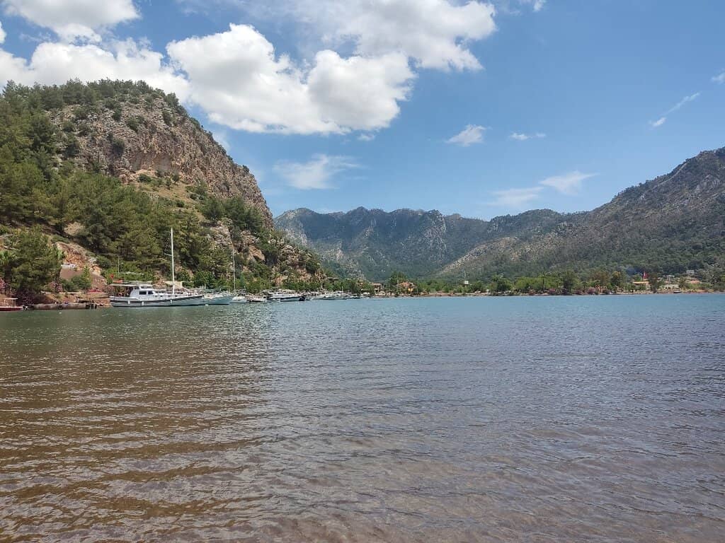 The 600-Meter Sand Path