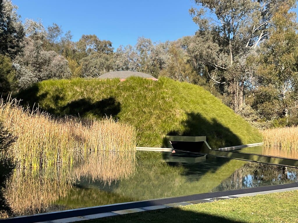 Water feature surrounding