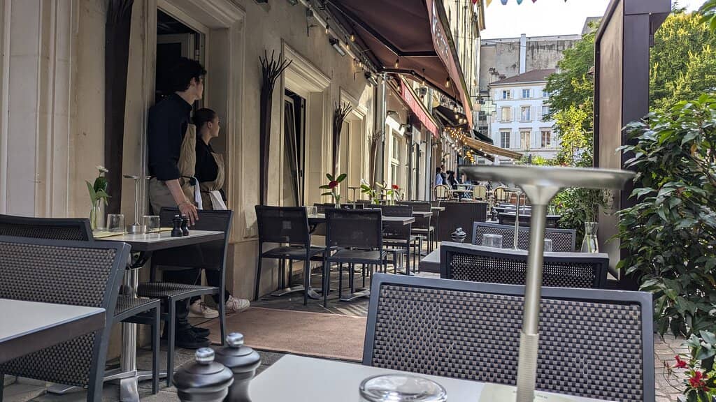 Cozy & Elegant Ambiance