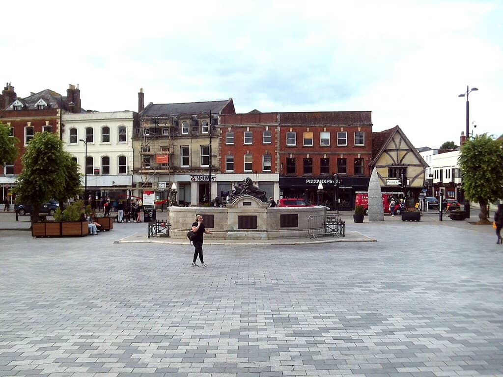 Unique Finds & Crafts