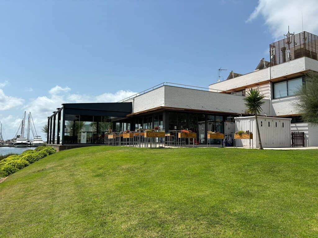 Delicious Marina Restaurant