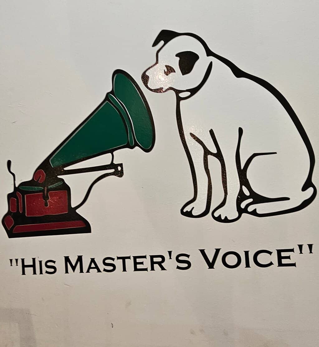 Vintage Victrola Demonstrations