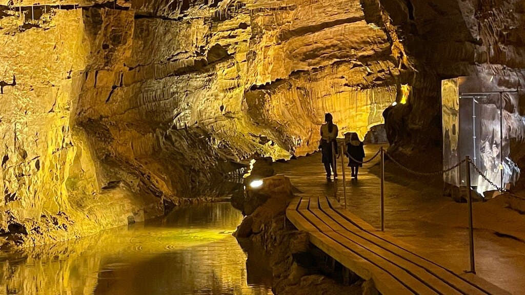 Dan-yr-Ogof Showcaves