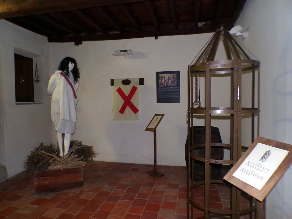 Museo Diocesano Cathedral Crypt