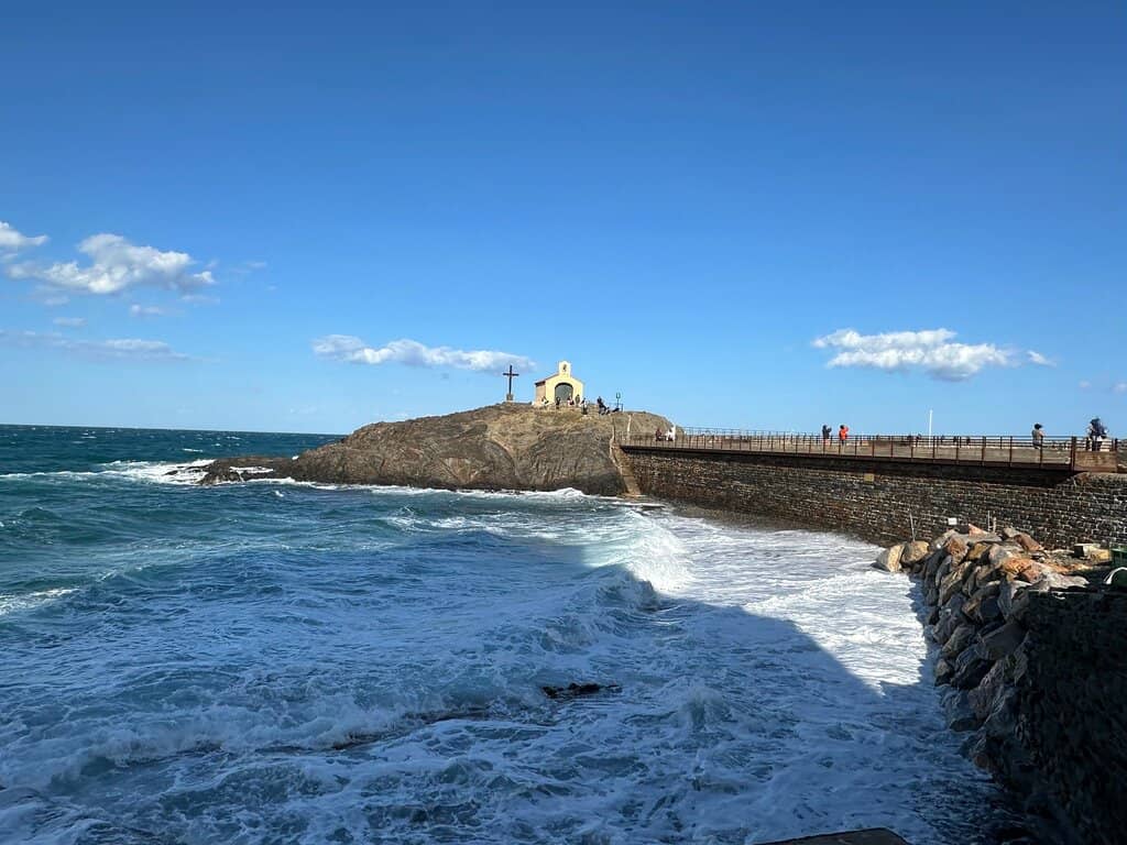 Chapelle Saint-Vincent's Rocky Perch