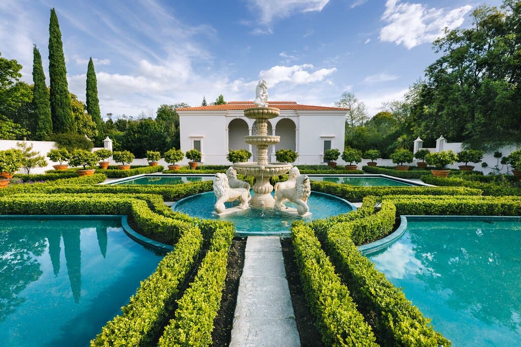 Renaissance Italy was a time of great creativity when ancient texts were rediscovered alongside new ideas in art and literature. Renaissance gardens were one of the most influential gardens of their age and still inspire today. The garden unfolds almost like a story, with repeated motifs and references to classical myth, through a series of spaces that will take you from wild woods to formal beds.