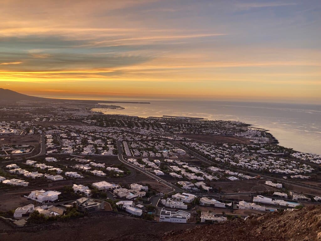 Dawn on Mintaña Roja