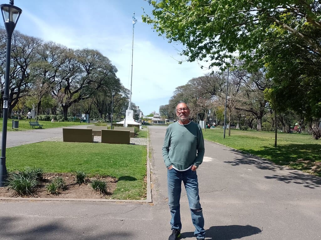 MI MARIDO EN EL PARQUE