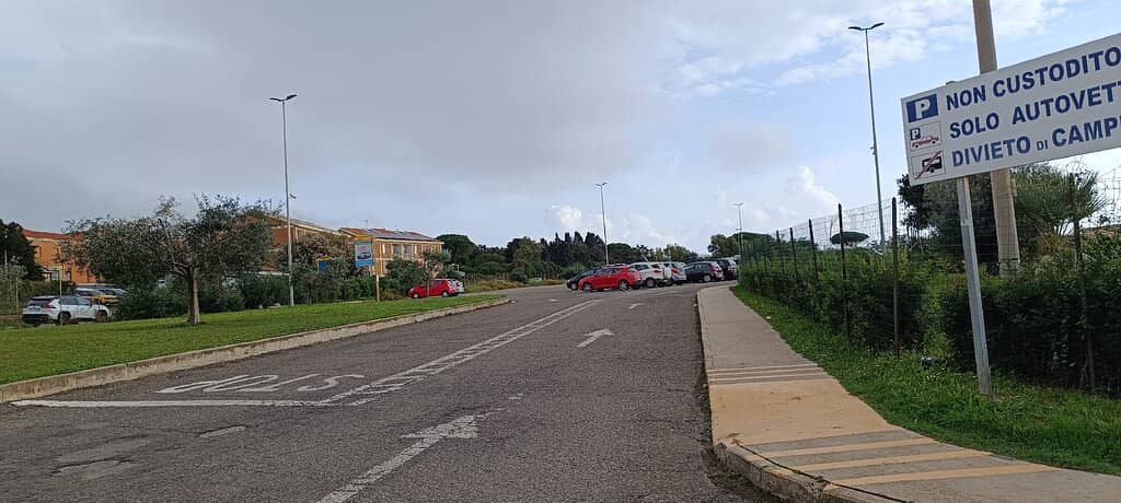 On-site Dining & Shopping