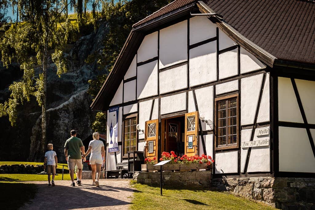 Haugfossen Waterfall & Water Wheel