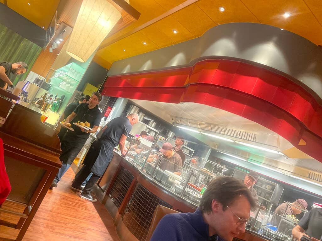 Open Kitchen Ambiance