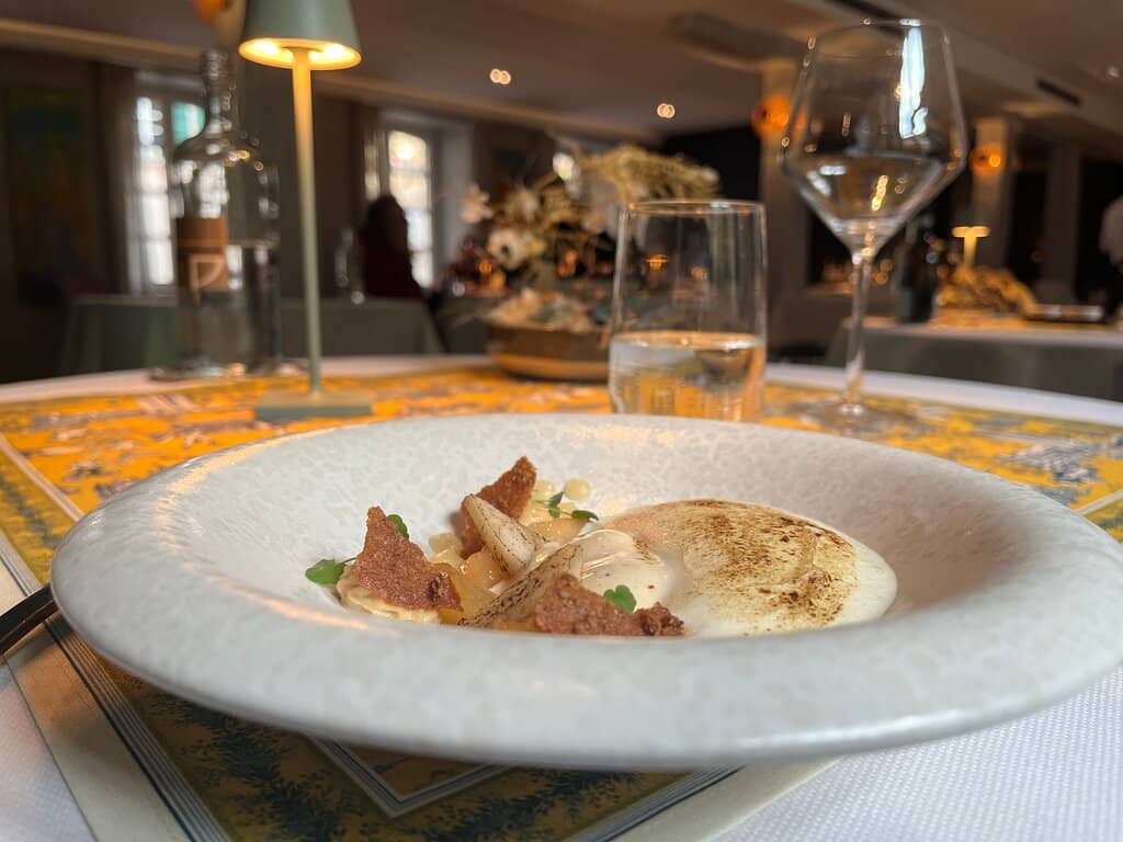 Delightful Courtyard Ambiance