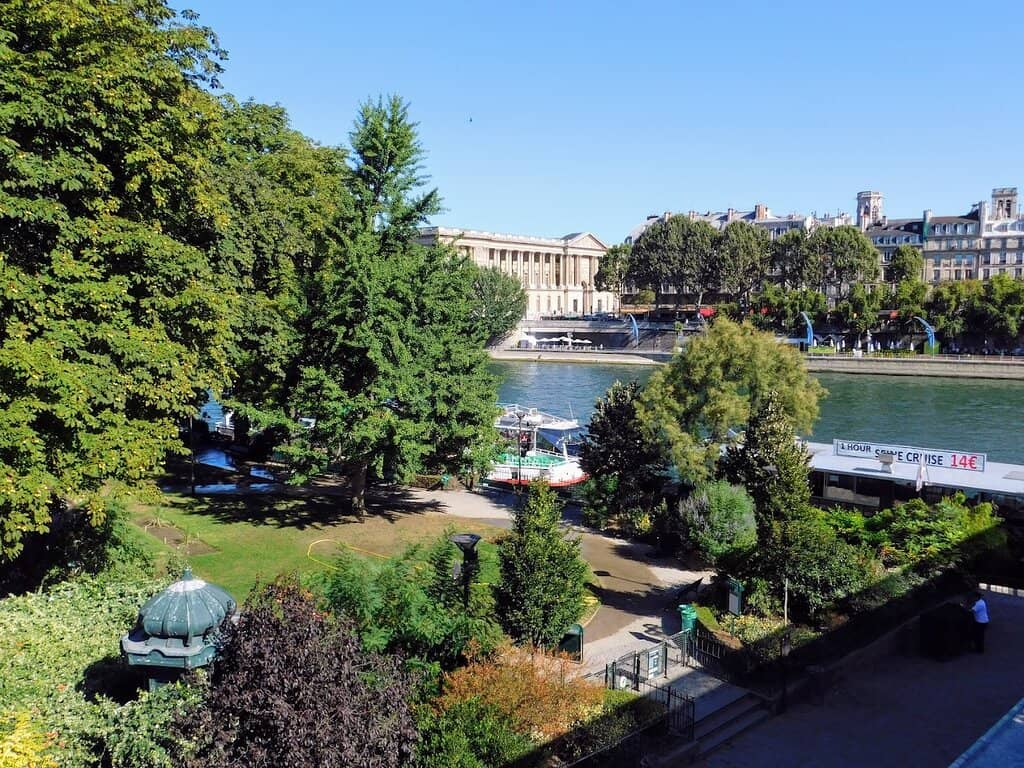 Equestrian Statue of Henri IV