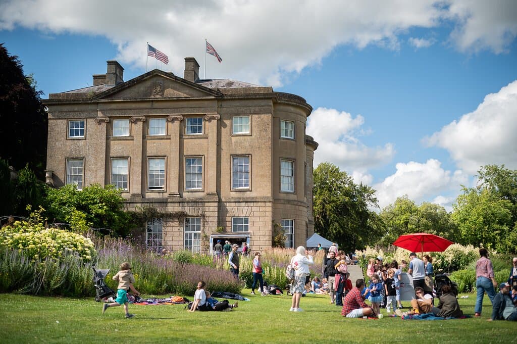 Lawn picnics at the American Museum & Gardens.