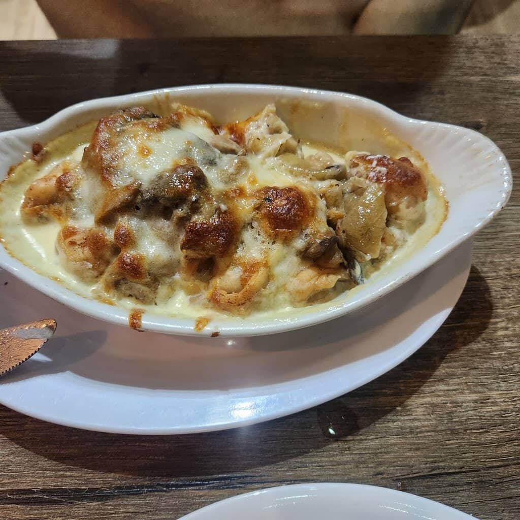 Relaxing Pool & Hot Tub