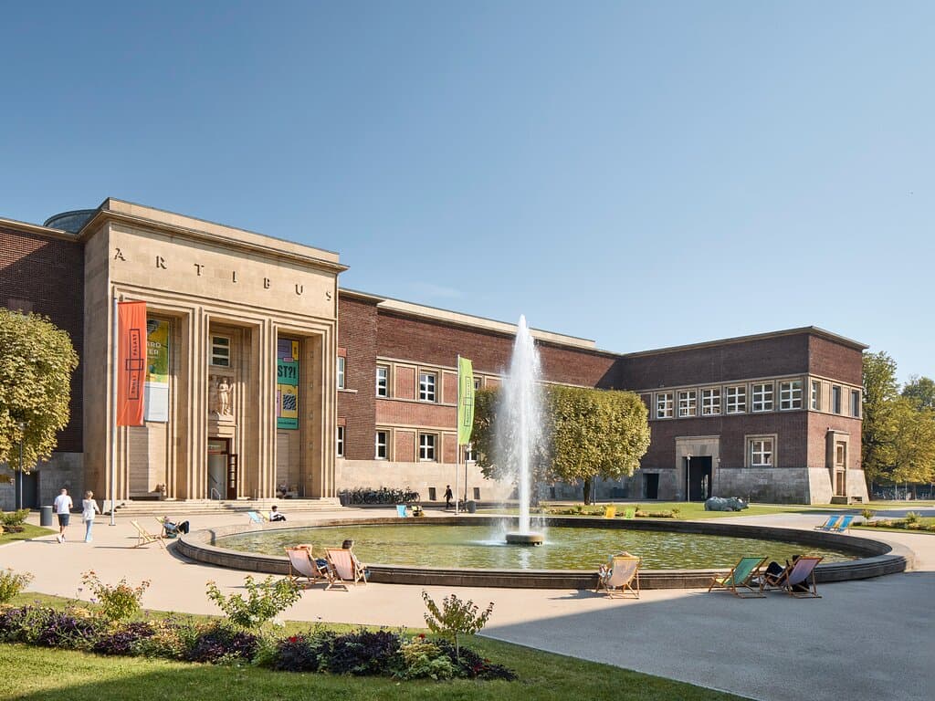 Der Kunstpalast im Ehrenhof