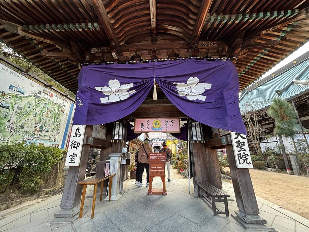 Thousand Buddha Statues