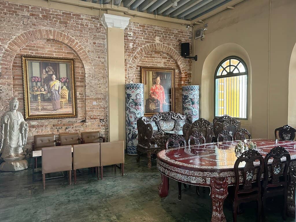 Historical Artifacts & Statues