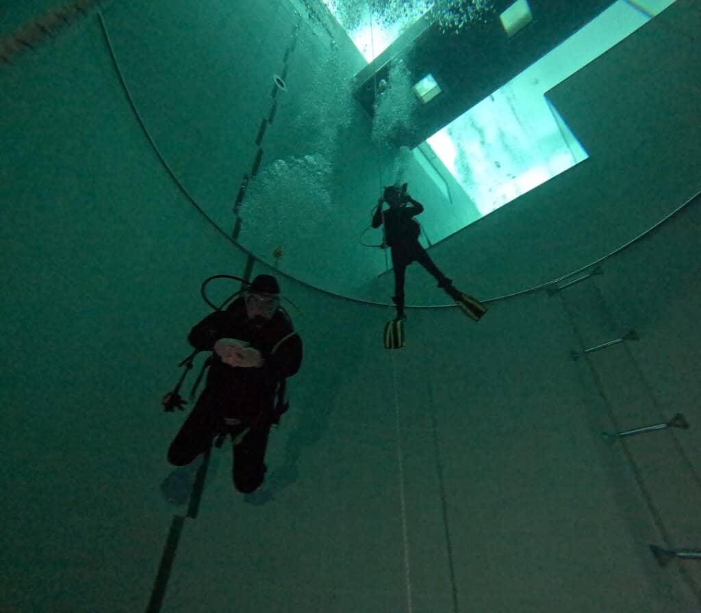 Underwater Caves & Platforms