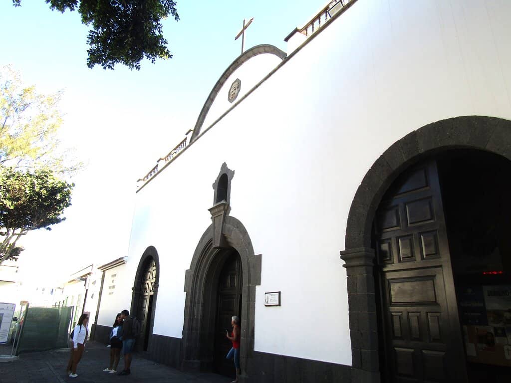 Volcanic Rock Architecture