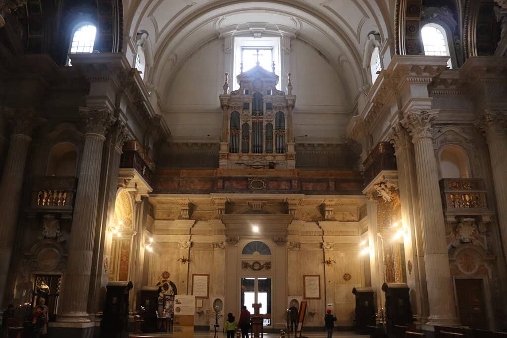 Art-Filled Side Chapels