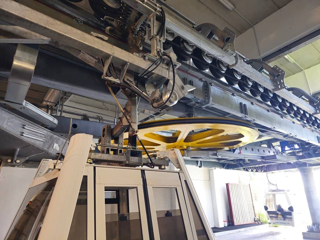 Mountain Huts & Dining