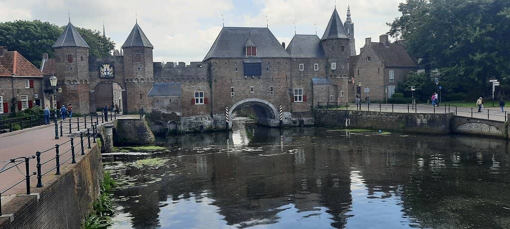 Canal Views and Surroundings